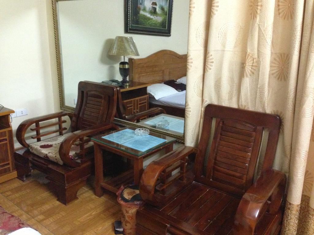OYO 703 Khách Sạn Hoàng Gia Hà Nội Ngoại thất bức ảnh
